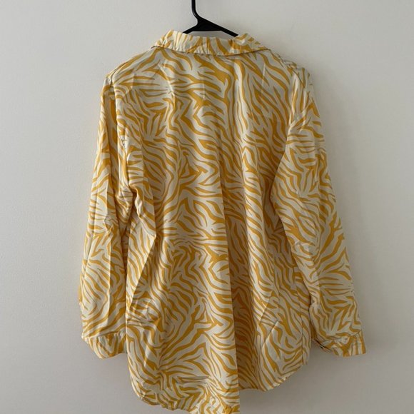 Button down Yellow Shirt - M/L - Picture 3 of 3